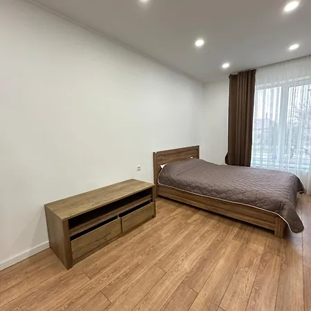 아파트 Modern 무카체베